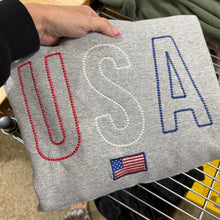 Raw neckline USA sweatshirt