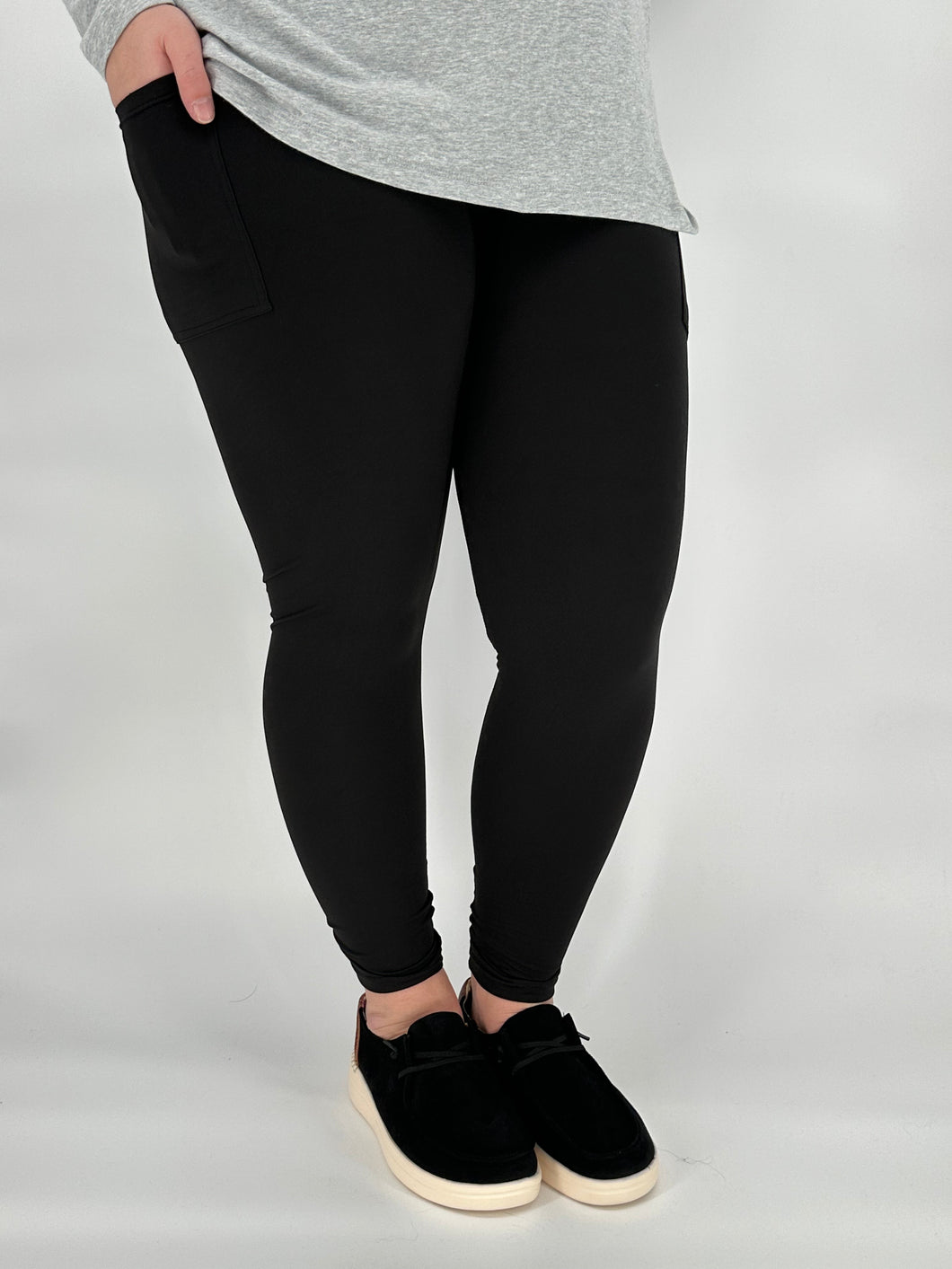 Black Leggings w/ Pockets * ETA 5/1